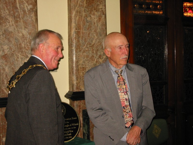 Mayor of Birkenhead and Ed Bearss 2.JPG